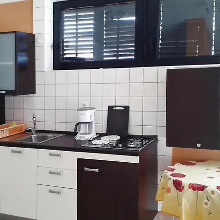아파트 Apartment In Jadranovo With Parking Space *
