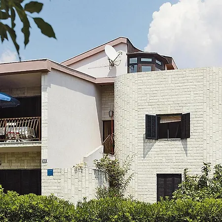 Apartment In Jadranovo With Parking Space 아파트 자드라보노