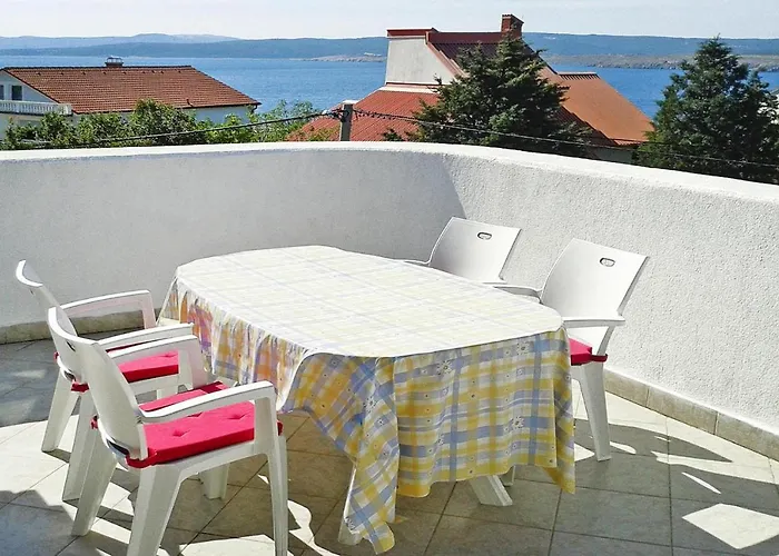 Apartment In Jadranovo With Parking Space アパート